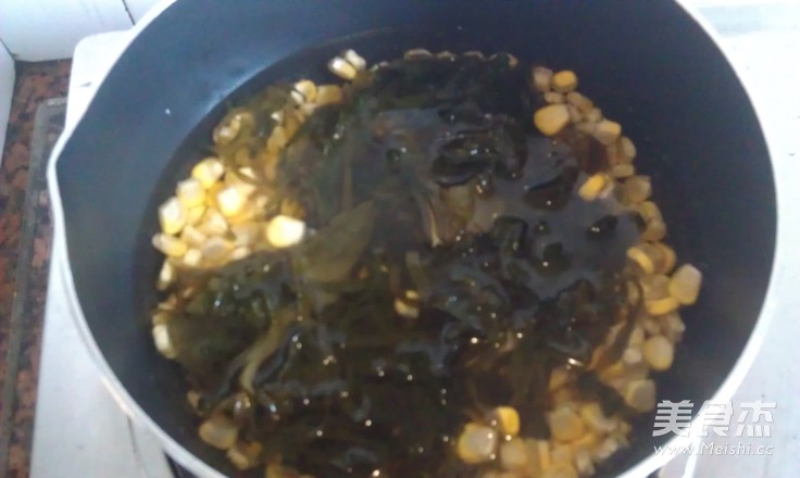 Seaweed Pork Soup recipe