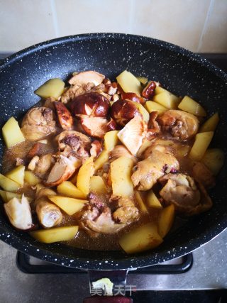 Roasted Chicken Drumsticks with Mushrooms and Potatoes recipe