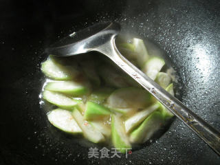 Stir-fried Long Melon with Shrimp recipe