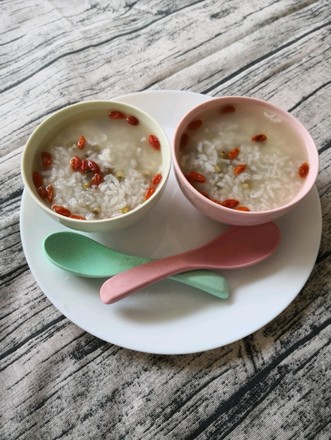 Chinese Wolfberry Mung Bean Porridge