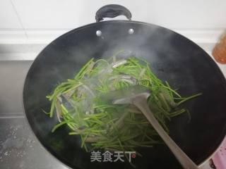 Stinky Dry Stir-fried Artemisia recipe