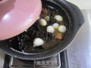 Grilled Pork Ribs with Fungus and Quail Eggs recipe