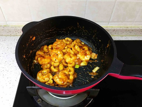 Loved by Young and Old, Kung Pao Cashew Shrimp on Cd-rom As Soon As It’s on The Table recipe