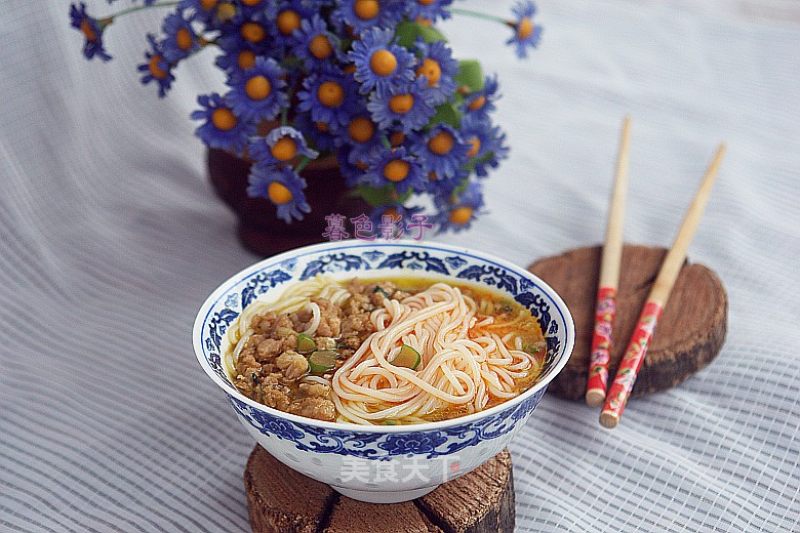 Yunnan Rice Noodles with Minced Pork recipe