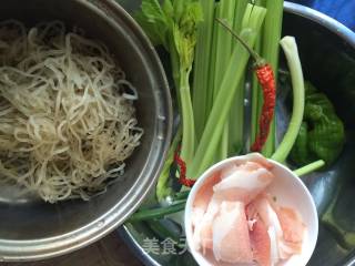 Celery Stir-fried Noodles recipe