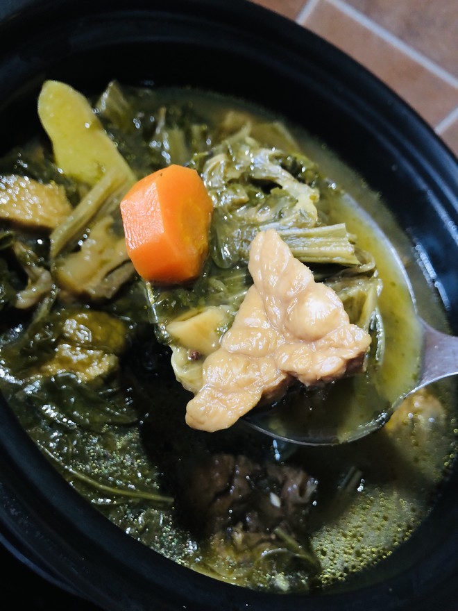 Guangdong Liangtang—nan Bei Apricot and Vegetable Dried Pig's Lung Soup recipe