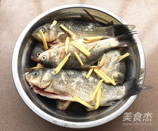 Crispy Crucian Carp recipe
