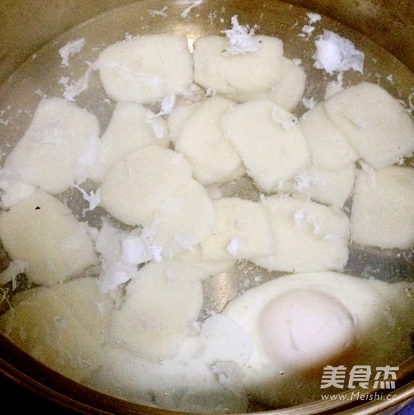 Rice Cake with Rice Cake and Water Puffed Egg recipe