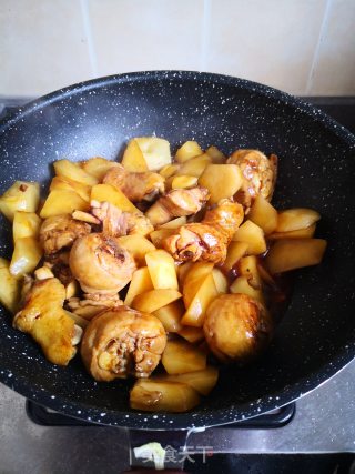 Roasted Chicken Drumsticks with Mushrooms and Potatoes recipe