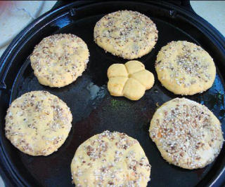 Pumpkin Sesame Glutinous Rice Cake recipe