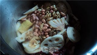 Peanut Cuttlefish Dried Lotus Root Soup recipe