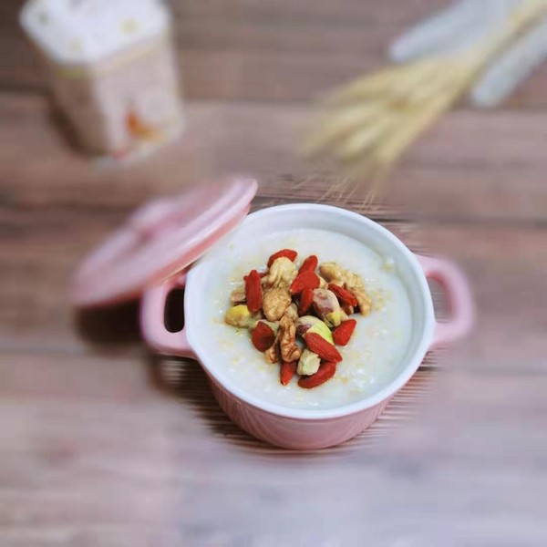 Nut and Goji Oatmeal recipe