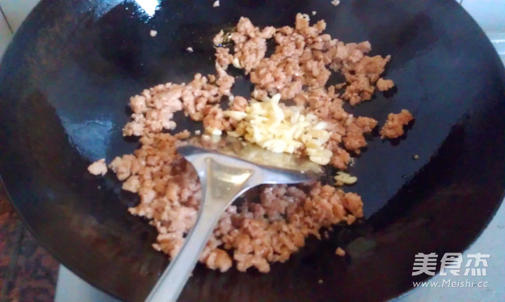 Stir-fried Minced Pork with Diced Radish recipe