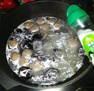 Beef Balls and Fungus Stewed Vermicelli recipe