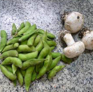 Stir-fried Pork Liver with Edamame and Mushrooms recipe