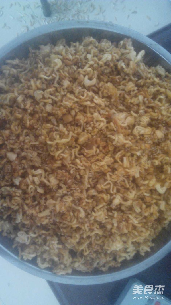 Crispy Fried Instant Noodles recipe