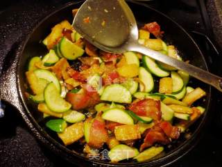 Stir-fried Melon with Tofu and Bacon recipe