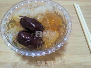 Stewed Tremella with Peach Gum recipe