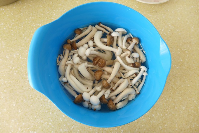 In The Cold Season, Let’s Have A Bowl of Mushroom Soup recipe