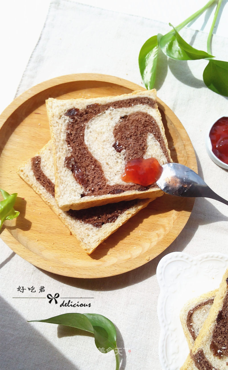 #四节 Baking Competition And是爱吃节# Whole Wheat Cocoa Two-color Toast recipe