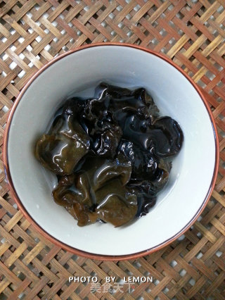 Myth of Beauty--stewed Longan with American Ginseng, Chinese Wolfberry and Red Date Soup recipe