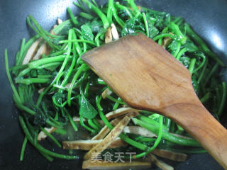 Stir-fried Sweet Potato Vine recipe