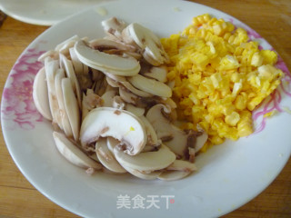 [yiru's Private Room Diet and Health Soup Soup] Make Your Own Nutrition and Health Soup---fresh Mushroom and Corn Soup recipe