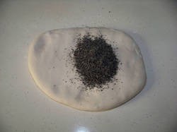 Black Sesame Roll Heart Bun recipe