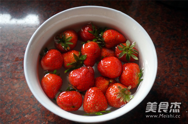 Strawberry Daifuku recipe
