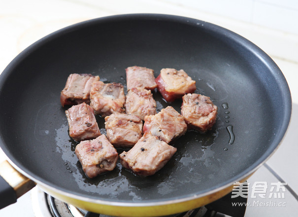 Pan-fried Spicy Spare Ribs recipe