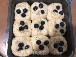 Popcorn Blueberry Meal Buns recipe