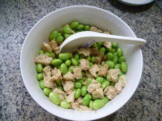 Drunk Bran Mixed with Edamame recipe