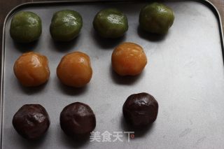 Pandan Lotus Paste Mooncakes recipe