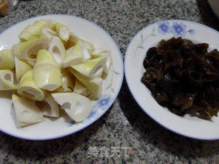 Black Fungus Roasted Bamboo Shoots recipe