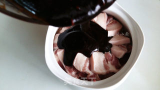 Braised Pork Trotters and Plum Meat in Sauce recipe