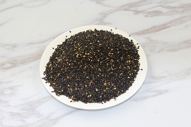 Black Sesame Sauce that Nourishes Blood, Calcium and Kidney recipe