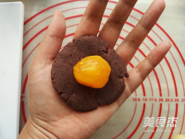 Bean Paste and Egg Yolk Mooncakes recipe