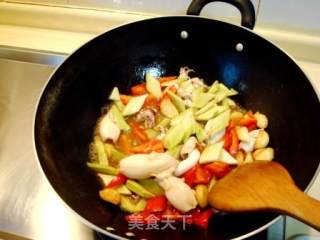 Baby Cuttlefish in Golden Garlic Oyster Sauce recipe