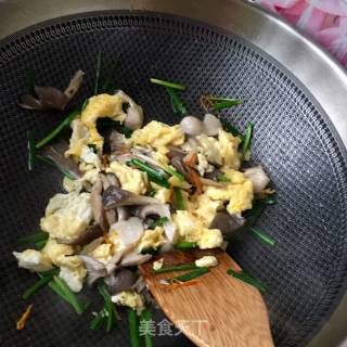 Fried Eggs with Mushroom recipe