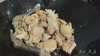 Stewed Chicken with Fungus recipe