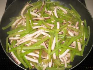 Fried Squid with Celery recipe