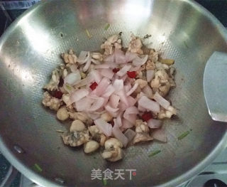 #trust之美# Stir-fried Bullfrog recipe