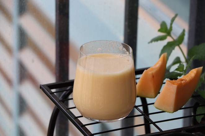 Ice Fire Honeydew Melon Yogurt Smoothie recipe