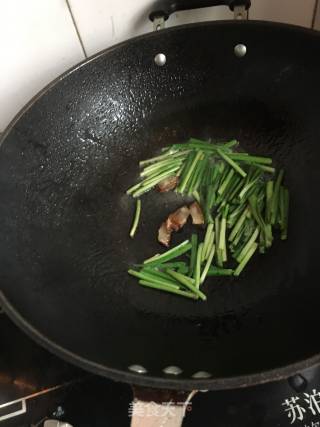 Stir-fried Golden Abalone with Leek recipe