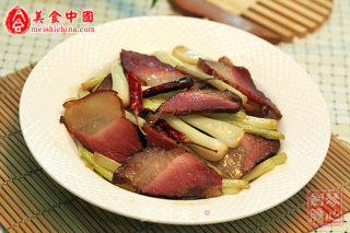 Fried Hunan Bacon with Buckwheat Head recipe