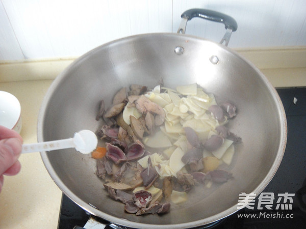 Stir-fried Winter Bamboo Shoots recipe