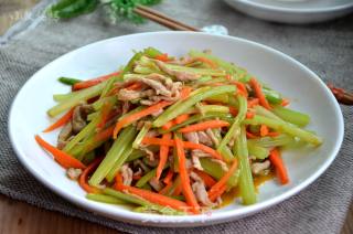 Stir-fried Shredded Pork with Celery recipe