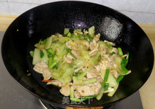 Fried Pork with Old Cucumber recipe