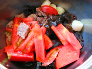 Beef Brisket Soup with Tomato Sauce and Soy Beans recipe