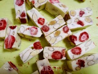 Dried Strawberry Almond Nougat recipe